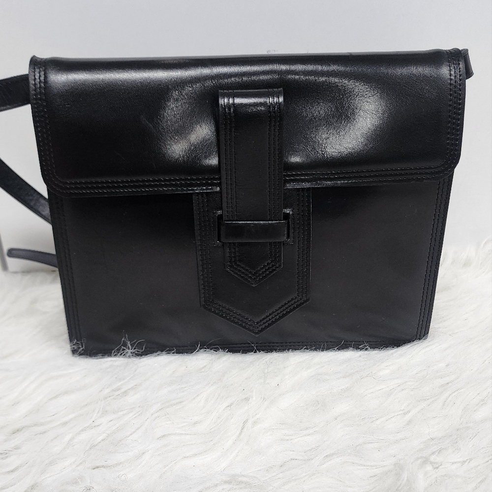 YSL Black Leather Bag – Elegant - Picture 2 of 15